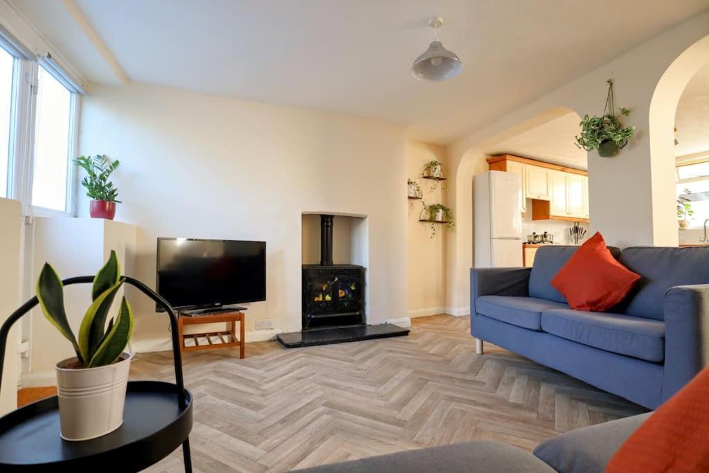 4 Bed Home 3 Mins From Harbour + Sandy Beach Folkestone Exterior photo